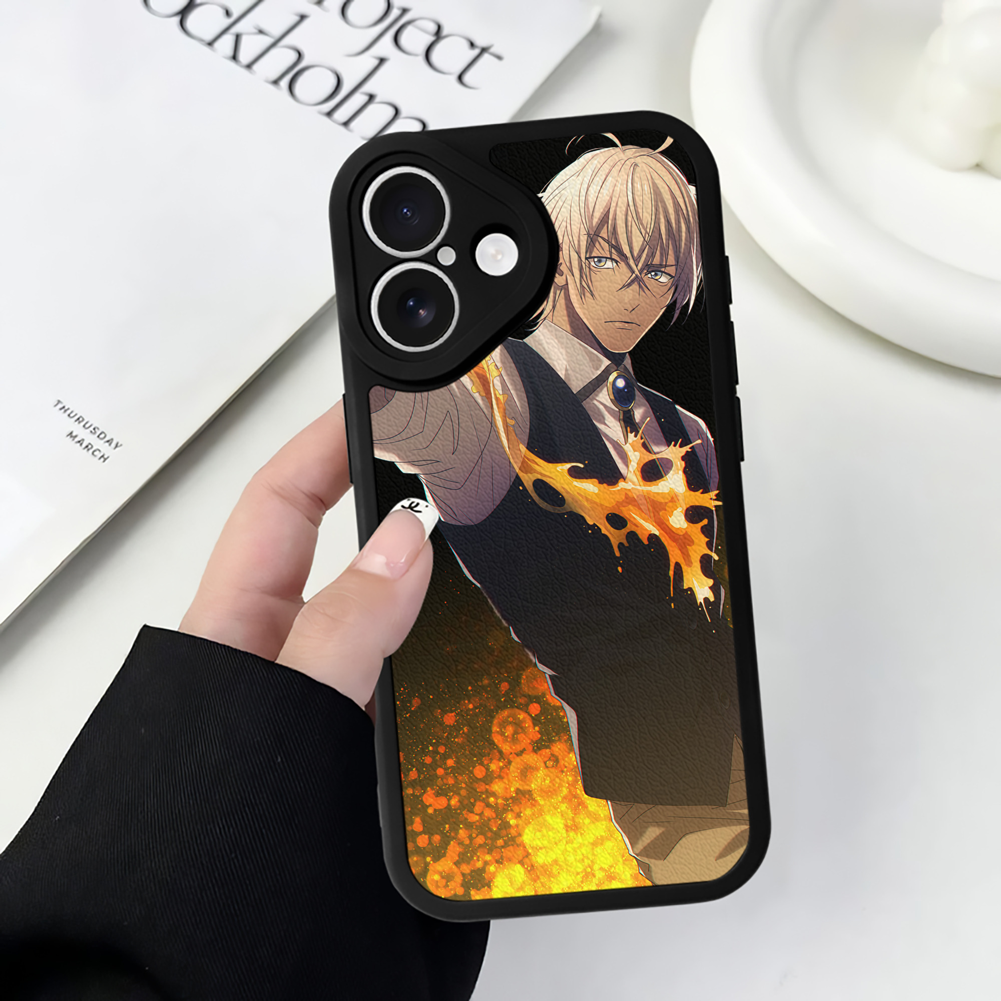 （画像用） 名探偵コナン Detective Conan 【iPhone 16シリーズ対応】シリコンスマホケース（レザー調） 材質：シリコン